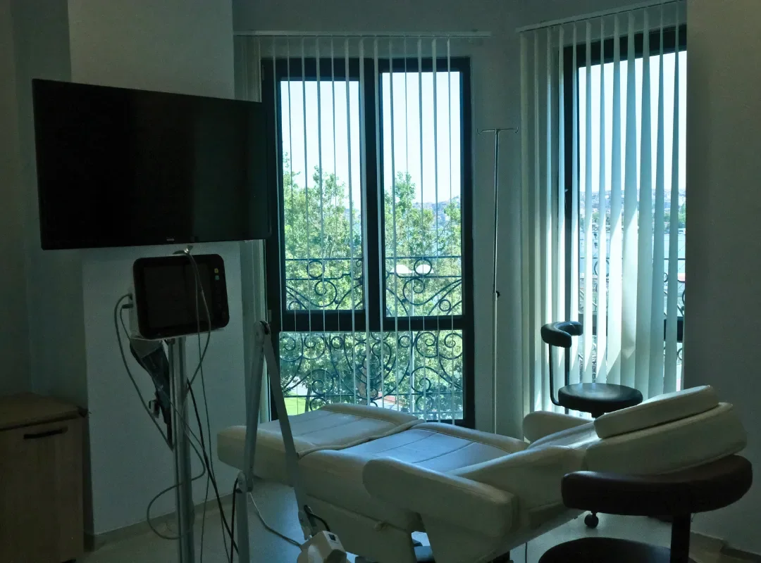 Second treatment room with patient monitor and treatment chair